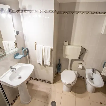 Colmeia- Local Armação de Pêra