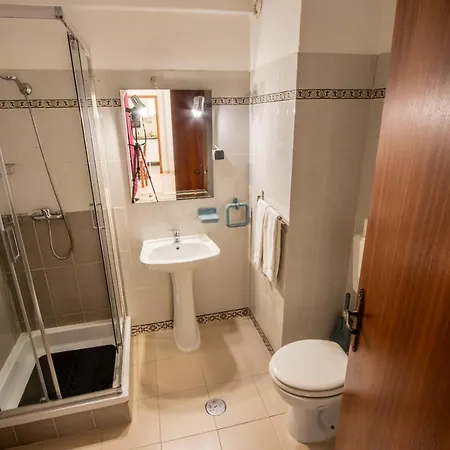 Guest house Colmeia- Local